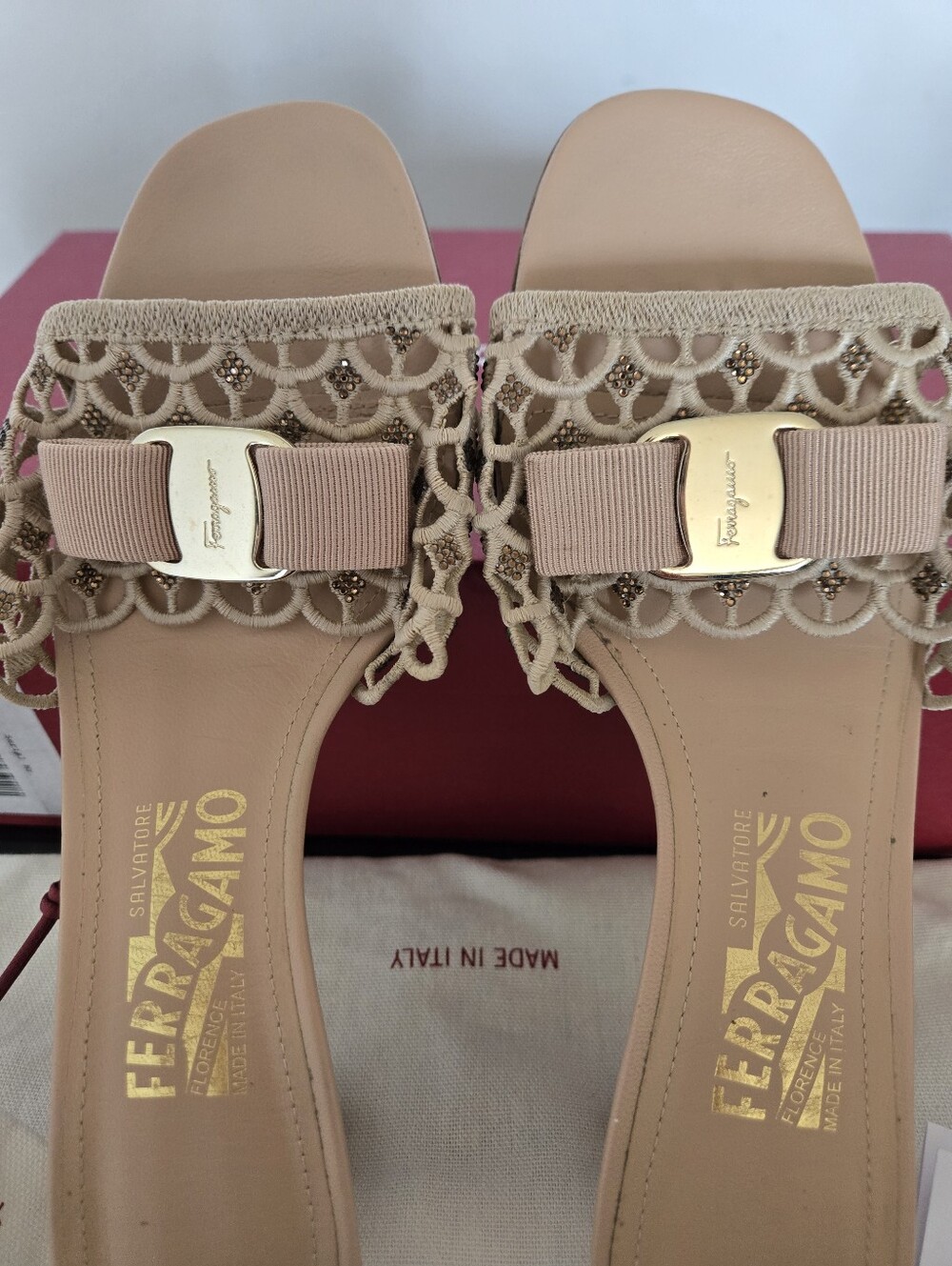 Salvatore Ferragamo Amaretti Vara Bow Mule Sandals - Picture 6 of 10